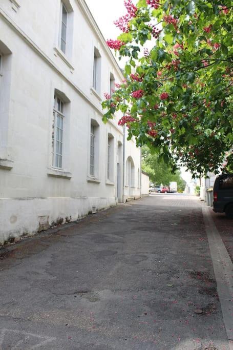 Appartement Calme Proche De La Loire Saumur Exterior foto